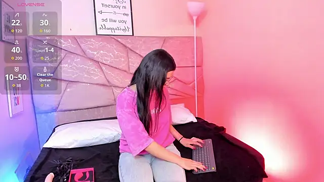 Snapshot of Amara_Velle chatting on 12, 5, 2026 Amara Velle online show from 12, 5, 2026