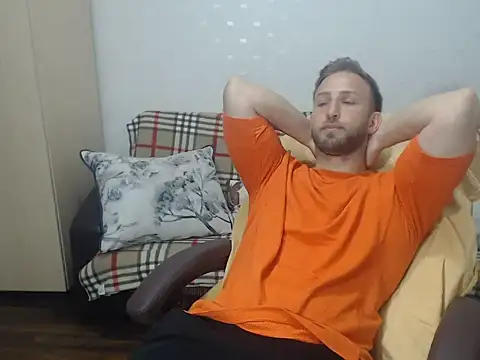 BlondEagleMuscle online show from 10, 6, 2026