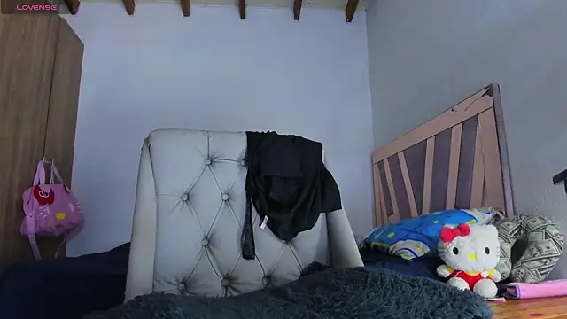 SkyeGabbyRose online show from 5, 5, 2026