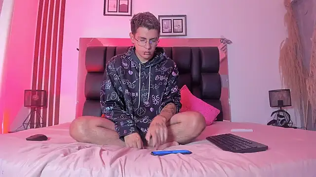 dalhia and hades online show from 15, 4, 2026