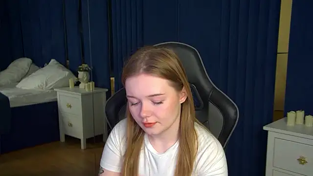 Snapshot of ElinaVale chatting on 20, 5, 2026 ElinaVale online show from 20, 5, 2026