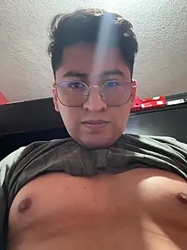 Snapshot of GoldenM95 chatting on 18, 7, 2026 GoldenM95 online show from 18, 7, 2026