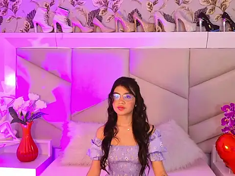 OliviaDiaz online show from 7, 3, 2026