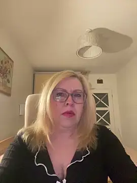 JanieLight53 online show from 9, 4, 2026