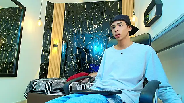 ValeriHot 1 online show from 18, 4, 2026