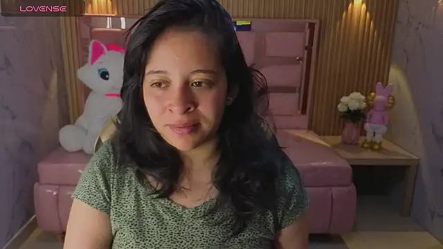 Snapshot of sara_tellez_s chatting on 7, 7, 2026 sara tellez s online show from 7, 7, 2026
