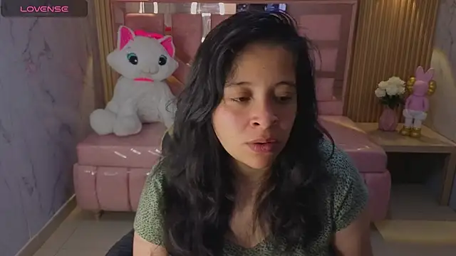 Snapshot of sara_tellez_s chatting on 7, 7, 2026 sara tellez s online show from 7, 7, 2026
