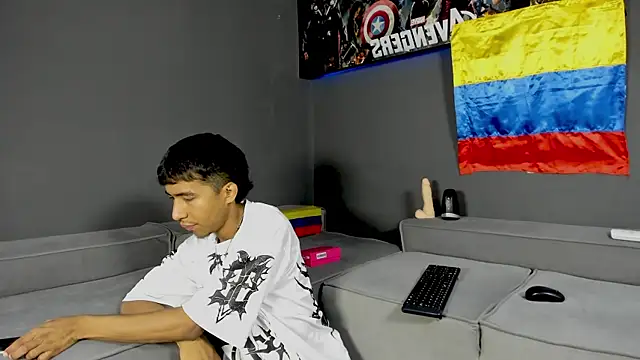 Snapshot of Ender_h0tt chatting on 19, 6, 2026 Ender h0tt online show from 19, 6, 2026