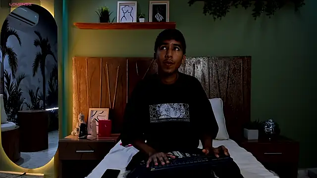 Snapshot of Ender_h0tt chatting on 3, 7, 2026 Ender h0tt online show from 3, 7, 2026