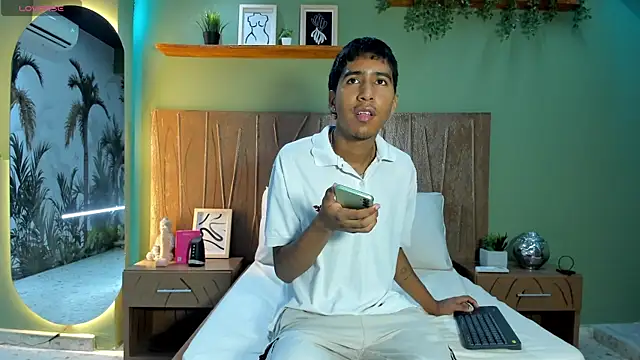 Snapshot of Ender_h0tt chatting on 6, 7, 2026 Ender h0tt online show from 6, 7, 2026