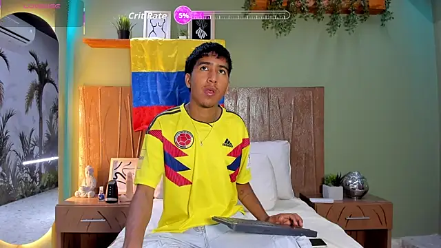 Snapshot of Ender_h0tt chatting on 7, 7, 2026 Ender h0tt online show from 7, 7, 2026