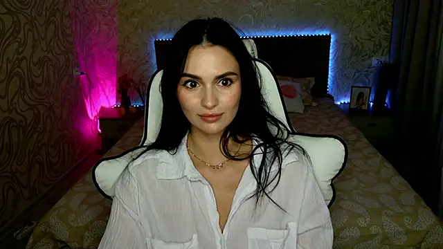 Snapshot of MilaaSweety chatting on 4, 7, 2026 MilaaSweety online show from 4, 7, 2026