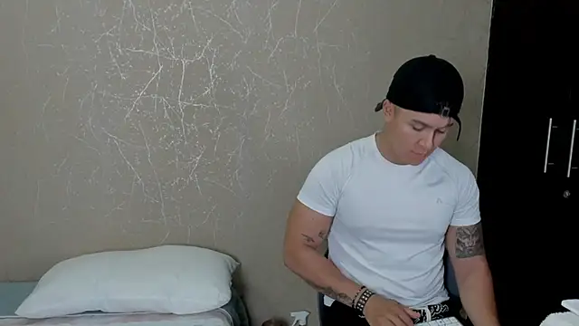 Snapshot of bigbossxx34 chatting on 9, 3, 2026 bigbossxx34 online show from 9, 3, 2026