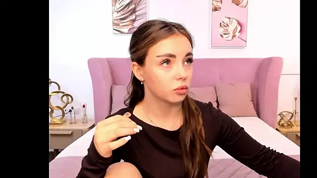 MyEvelin online show from 8, 4, 2026