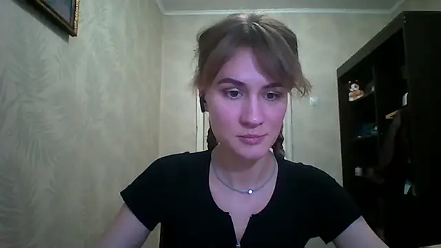 ElenoreHolguin online show from 28, 3, 2026