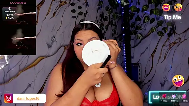 Snapshot of daniela_lopez1 chatting on 21, 5, 2026 daniela lopez1 online show from 21, 5, 2026