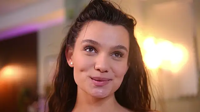 Lena Laurent online show from 8, 4, 2026