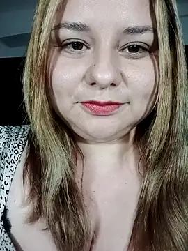 Snapshot of jennyyhottt chatting on 7, 5, 2026 jennyyhottt online show from 7, 5, 2026