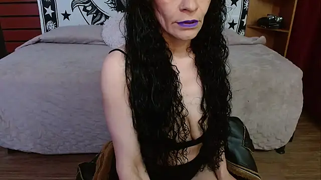 Snapshot of _Alexandra_Jones chatting on 4, 7, 2026 Alexandra Jones online show from 4, 7, 2026