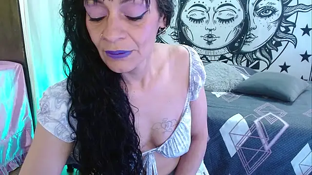 Snapshot of _Alexandra_Jones chatting on 20, 7, 2026 Alexandra Jones online show from 20, 7, 2026