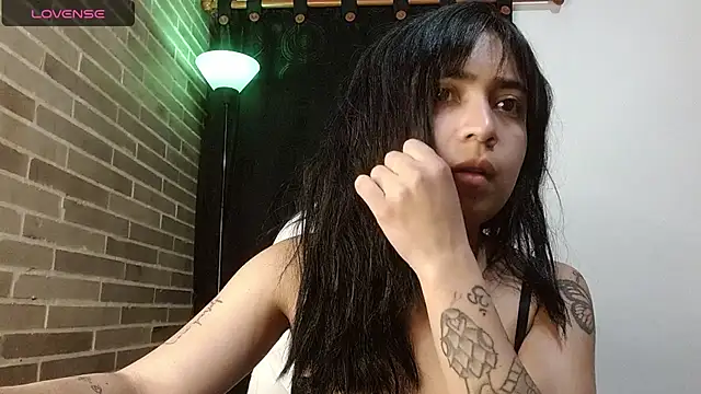 sweet-little online show from 25, 6, 2026