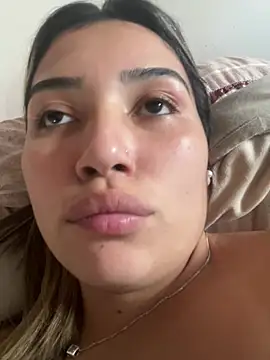 Snapshot of miicbebita chatting on 18, 4, 2026 miicbebita online show from 18, 4, 2026