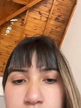 Snapshot of miicbebita chatting on 22, 4, 2026 miicbebita online show from 22, 4, 2026