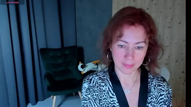 LeticiaRomano online show from 20, 4, 2026