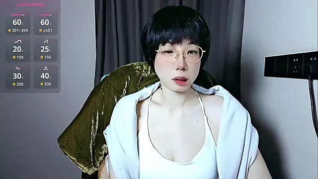Snapshot of lin_lin_520_520 chatting on 6, 5, 2026 lin lin 520 520 online show from 6, 5, 2026
