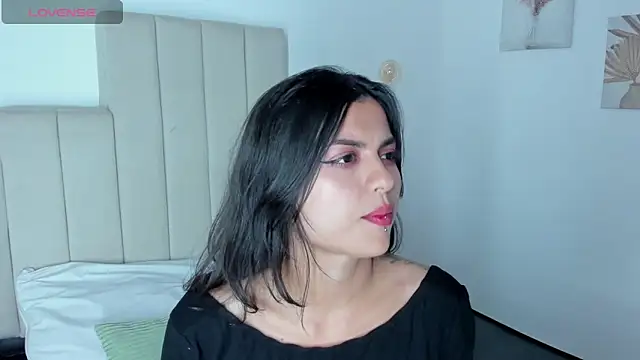 Snapshot of Zoee_Kravitz chatting on 13, 5, 2026 Zoee Kravitz online show from 13, 5, 2026
