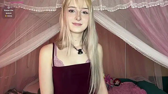 Snapshot of OnlyEva1 chatting on 10, 5, 2026 OnlyEva1 online show from 10, 5, 2026