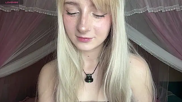 Snapshot of OnlyEva1 chatting on 14, 5, 2026 OnlyEva1 online show from 14, 5, 2026