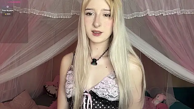 Snapshot of OnlyEva1 chatting on 10, 6, 2026 OnlyEva1 online show from 10, 6, 2026