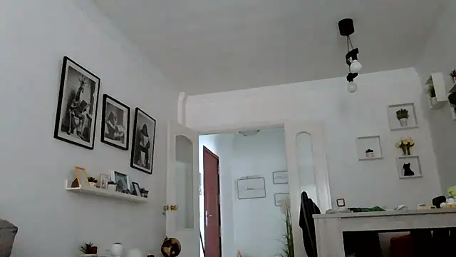 Snapshot of yanick931 chatting on 7, 6, 2026 yanick931 online show from 7, 6, 2026