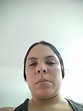 Snapshot of Emimly_Rose chatting on 27, 7, 2026 Emimly Rose online show from 27, 7, 2026