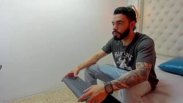 JEAN LEWIS2 online show from 20, 4, 2026