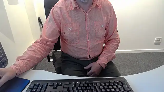 Snapshot of Buggemann chatting on 18, 6, 2026 Buggemann online show from 18, 6, 2026