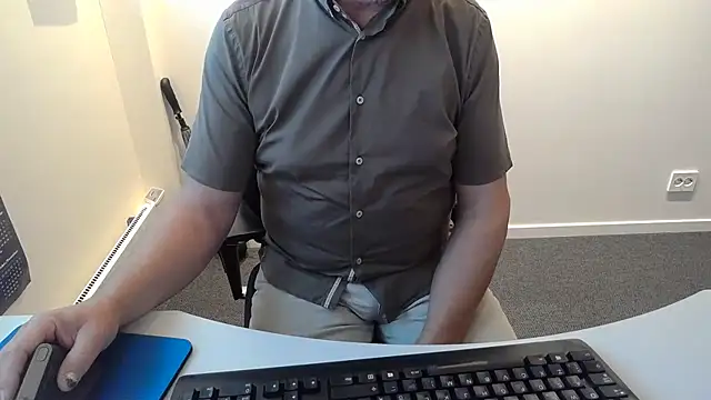Snapshot of Buggemann chatting on 3, 7, 2026 Buggemann online show from 3, 7, 2026