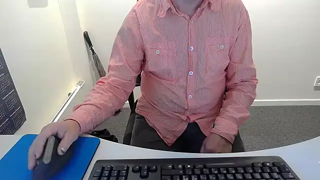 Snapshot of Buggemann chatting on 8, 7, 2026 Buggemann online show from 8, 7, 2026