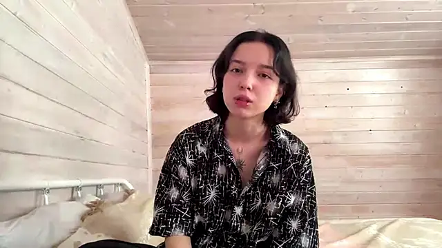 Snapshot of KateMiragee chatting on 24, 3, 2026 KateMiragee online show from 24, 3, 2026