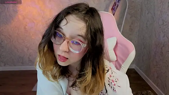 Snapshot of Aleks-caster chatting on 22, 4, 2026 Aleks-caster online show from 22, 4, 2026
