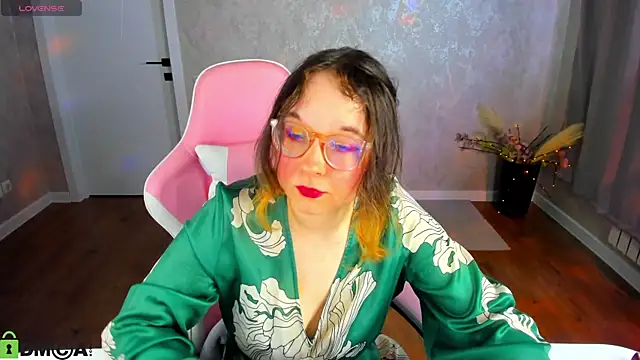 Snapshot of Aleks-caster chatting on 7, 5, 2026 Aleks-caster online show from 7, 5, 2026