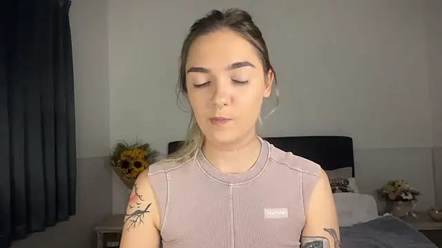 RoxyWet online show from 6, 7, 2026