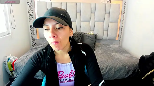 Abril Fox   online show from 26, 6, 2026