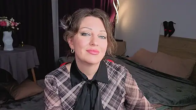 Snapshot of Sirena_Fly chatting on 17, 6, 2026 Sirena Fly online show from 17, 6, 2026