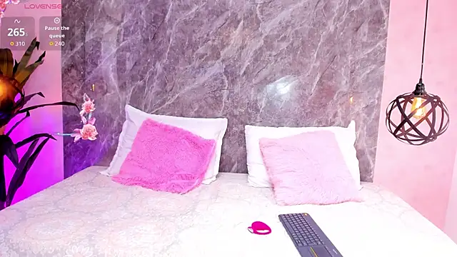 Megan Stein online show from 28, 4, 2026