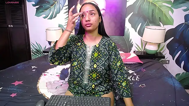 Snapshot of shakti_moumita chatting on 6, 5, 2026 shakti moumita online show from 6, 5, 2026