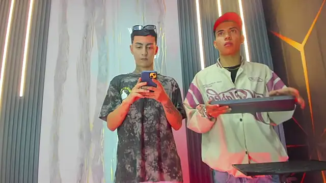 Snapshot of guys_hard_cock19 chatting on 12, 3, 2026 guys hard cock19 online show from 12, 3, 2026