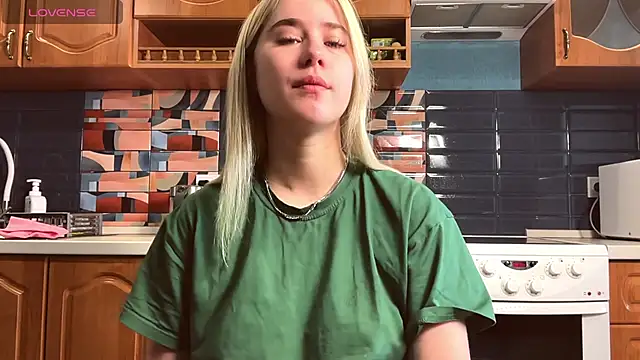 ivygenesis online show from 27, 4, 2026