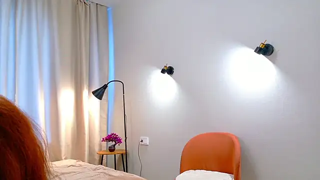 Snapshot of HoneyPetite chatting on 11, 4, 2026 HoneyPetite online show from 11, 4, 2026